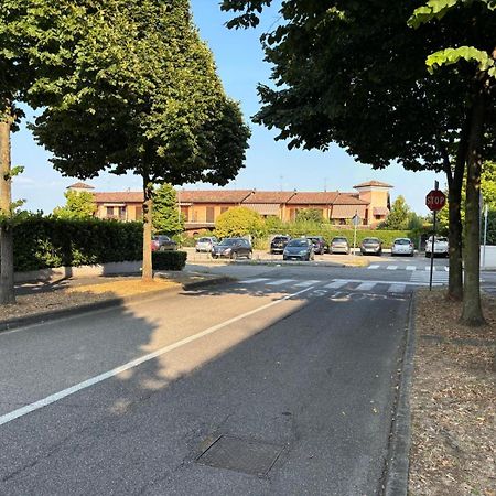 B&B Desenzano Paradise デセンツァーノ・デル・ガルダ エクステリア 写真