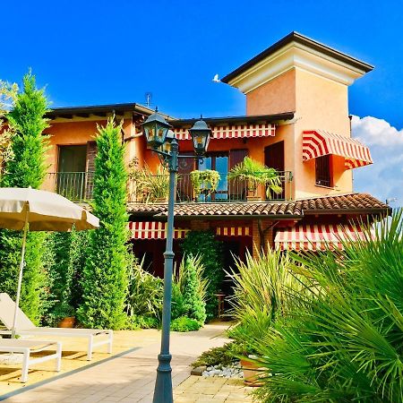 B&B Desenzano Paradise デセンツァーノ・デル・ガルダ エクステリア 写真
