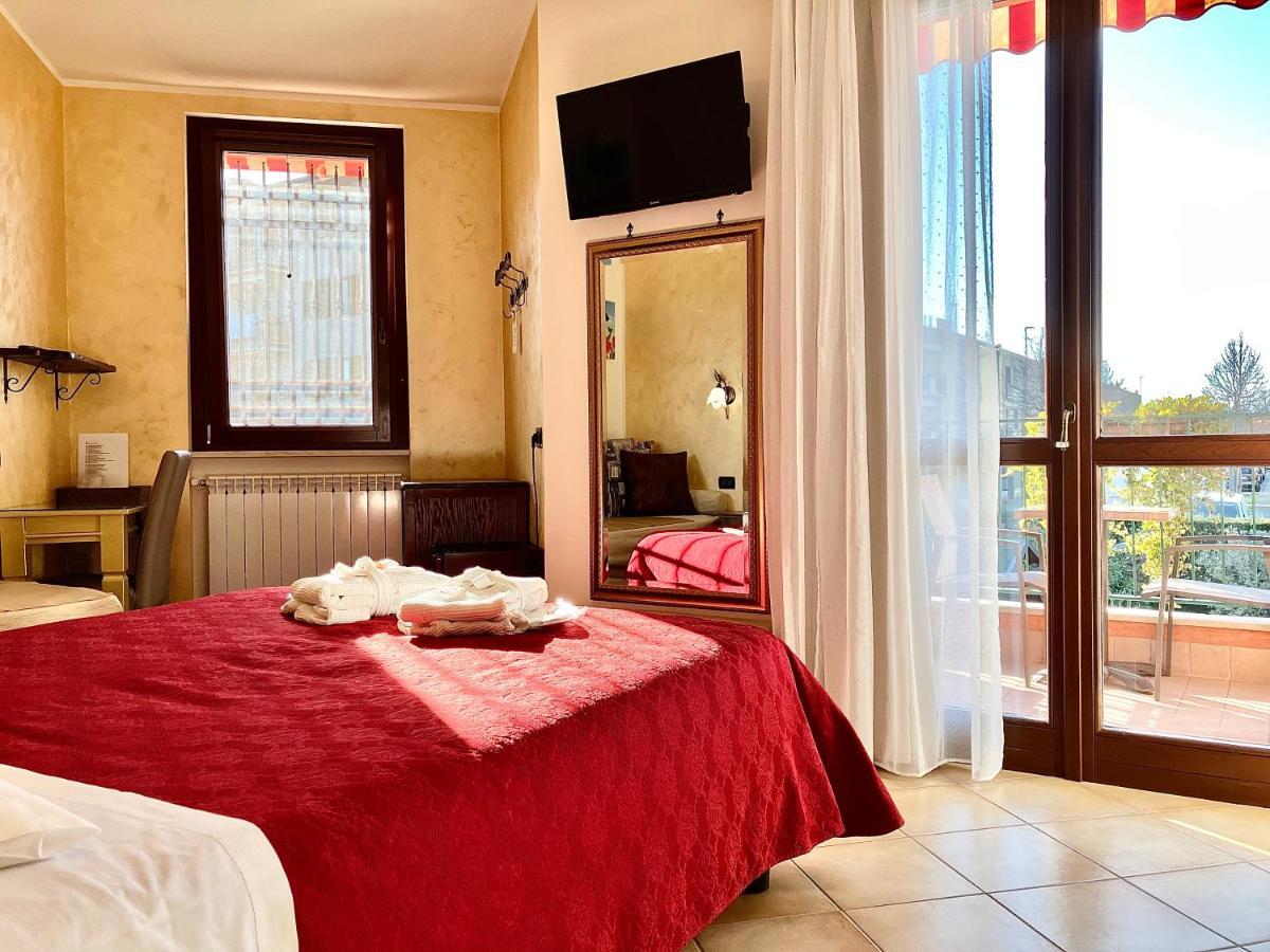 B&B Desenzano Paradise デセンツァーノ・デル・ガルダ エクステリア 写真