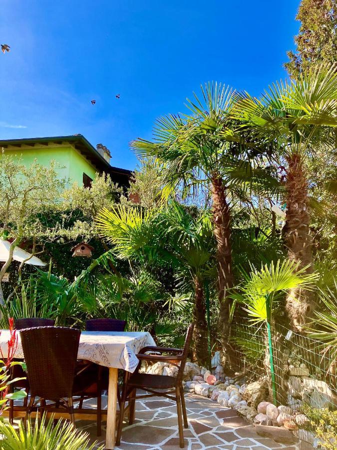 B&B Desenzano Paradise デセンツァーノ・デル・ガルダ エクステリア 写真