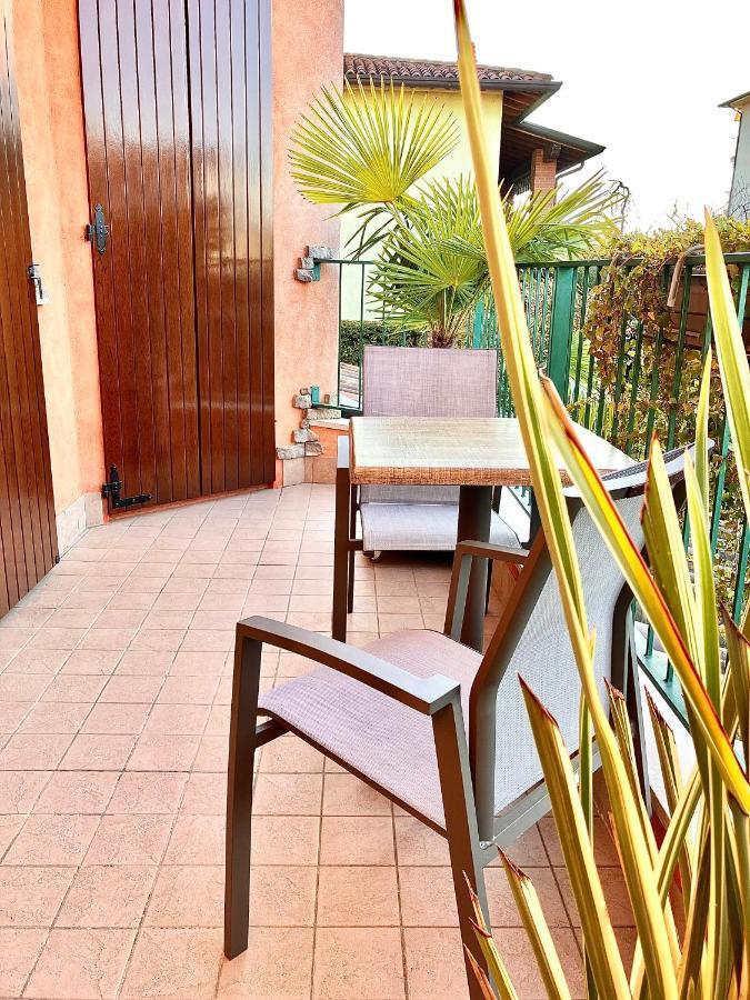B&B Desenzano Paradise デセンツァーノ・デル・ガルダ エクステリア 写真