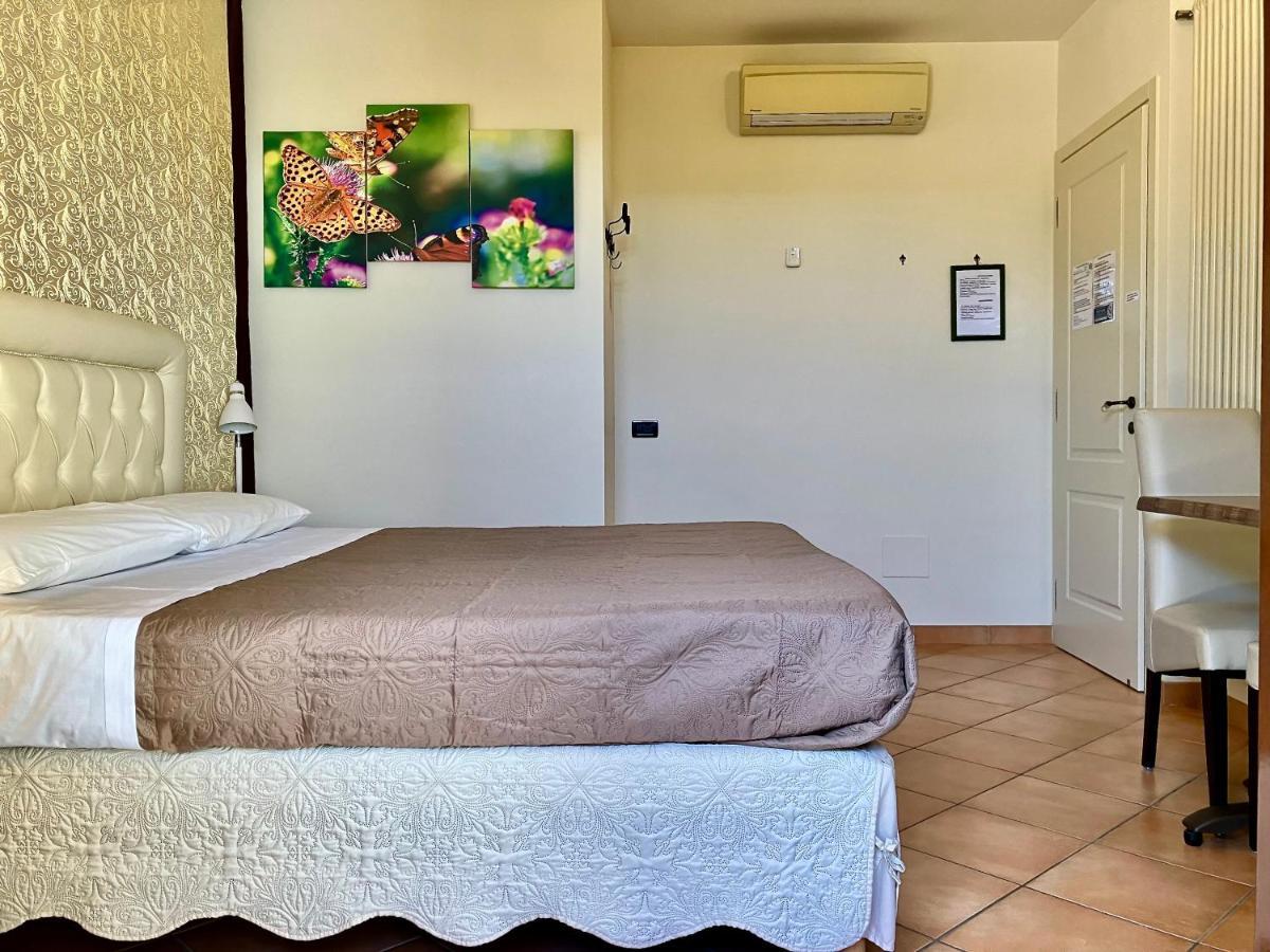 B&B Desenzano Paradise デセンツァーノ・デル・ガルダ エクステリア 写真