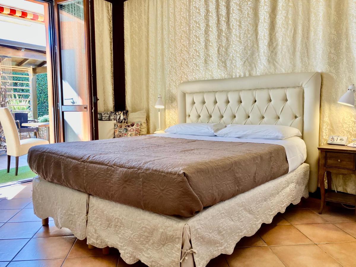 B&B Desenzano Paradise デセンツァーノ・デル・ガルダ エクステリア 写真