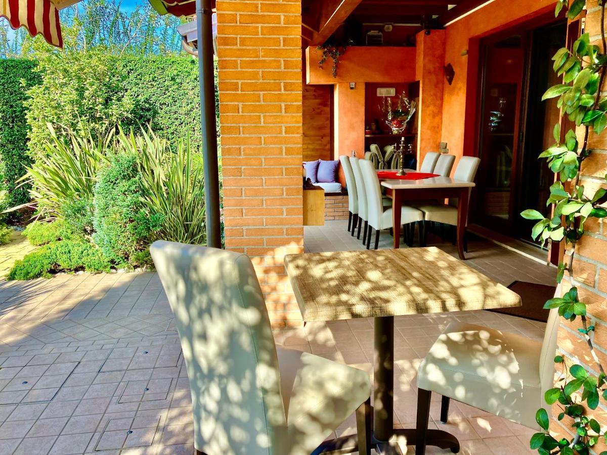 B&B Desenzano Paradise デセンツァーノ・デル・ガルダ エクステリア 写真
