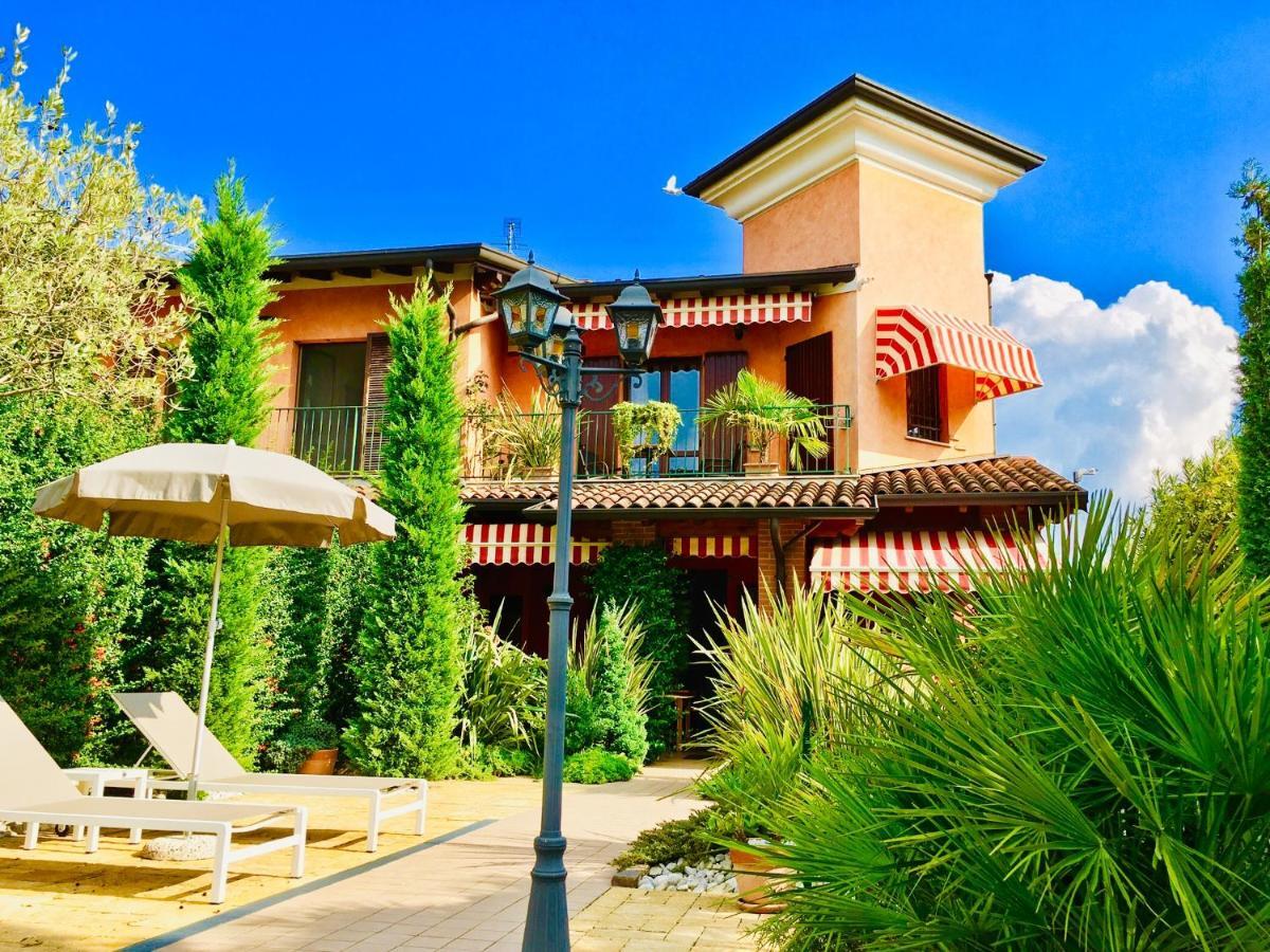 B&B Desenzano Paradise デセンツァーノ・デル・ガルダ エクステリア 写真